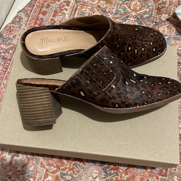 The Carey mile in mini leopard calf hair by Madewell size 9 style MA 516 - Picture 2 of 13